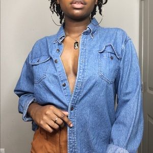 BLUE JEAN BUTTON DOWN